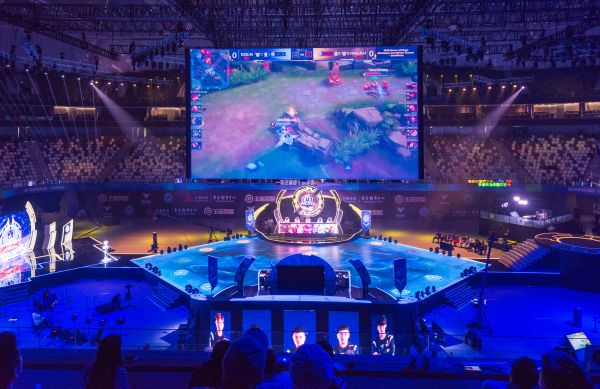 他们之间的 他们之间的