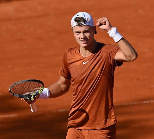 展现出强大 展现出强大