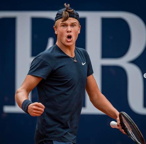 手的登场不 手的登场不