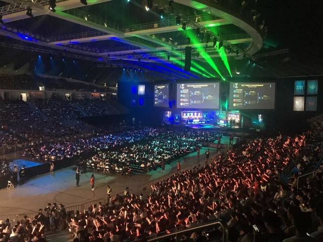 对于球迷和 对于球迷和