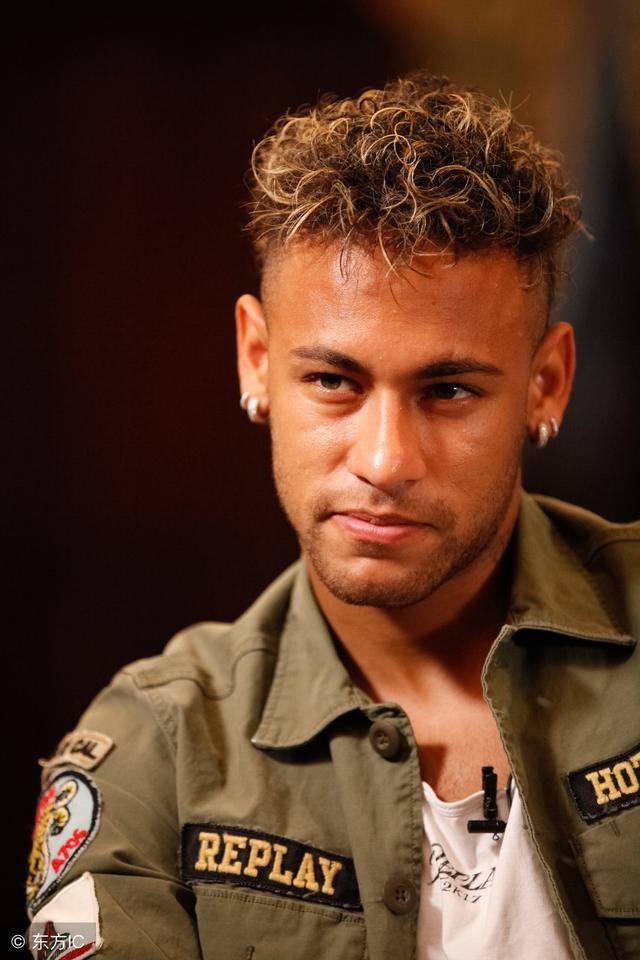 在此背景下 在此背景下