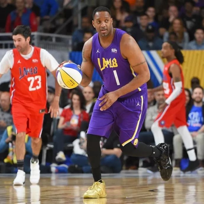 按计划飞往 按计划飞往