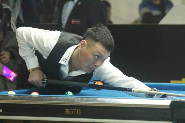 发带詹归来！湖人轻松战胜灰熊，稳居西部前四备战西决.