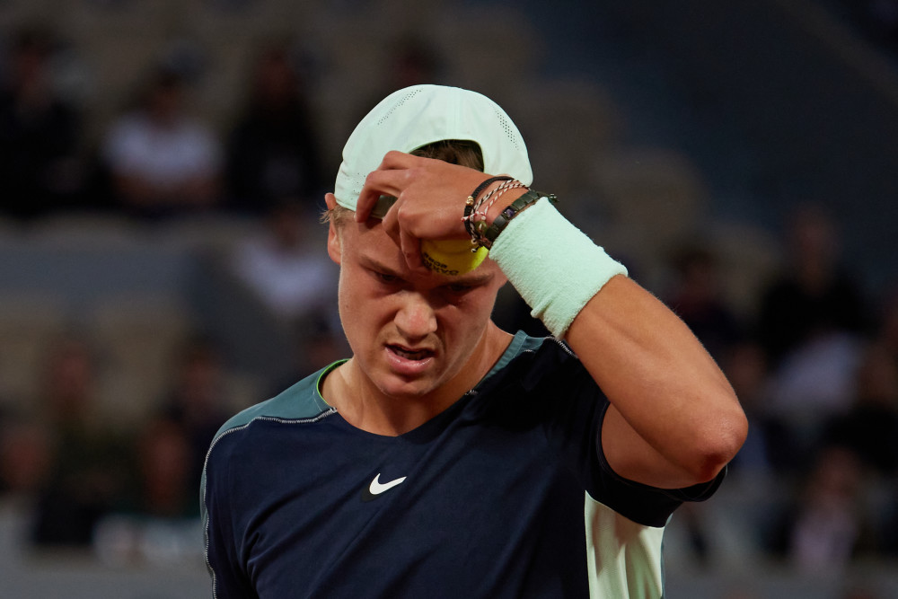 馬祖拉談團隊勝利 稱在限制愛德華茲方面表現出色.